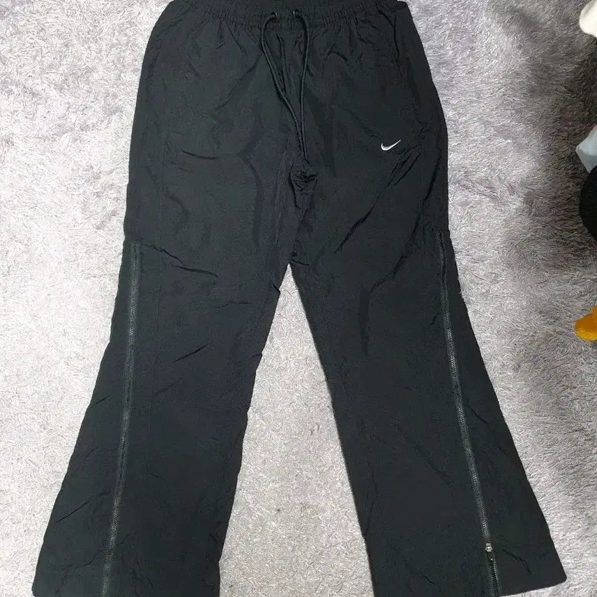 [BUNJANG] Nike Mid-Rise Repel Zipper Bootcut Woven Pants - Black (S) / 나이키 바지 미드라이즈 리펠 지퍼 부츠컷 우븐 팬츠 블랙 s