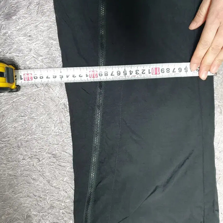 [BUNJANG] Nike Mid-Rise Repel Zipper Bootcut Woven Pants - Black (S) / 나이키 바지 미드라이즈 리펠 지퍼 부츠컷 우븐 팬츠 블랙 s