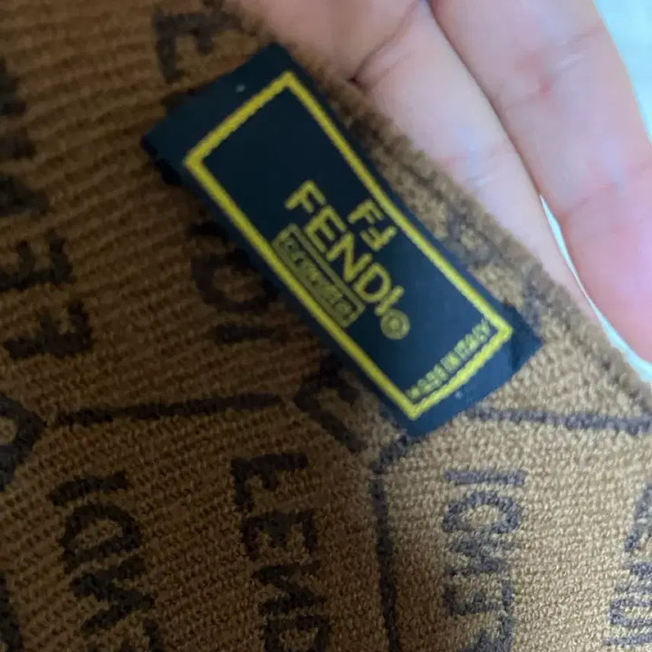 [BUNJANG] Fendi FF Logo Brown Muffler / 펜디 FF 로고 브라운 머플러