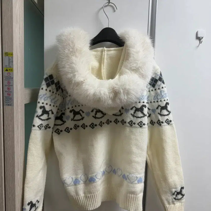 [BUNJANG] Vicki Nordic Fur Hooded Cardigan / [1번입고 보관만한 새제품무방] 정가 9만8천원 비키 정품 노르딕 퍼 후