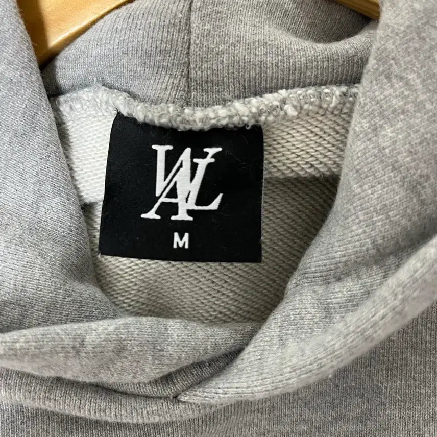 [SOLD OUT] 우알롱 후드티(옷정리중 득템하세요)