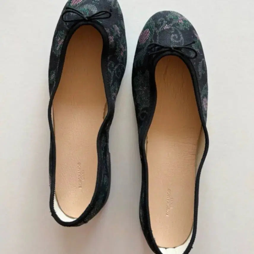 [SOLD OUT] 콩나무 플랫 city 245