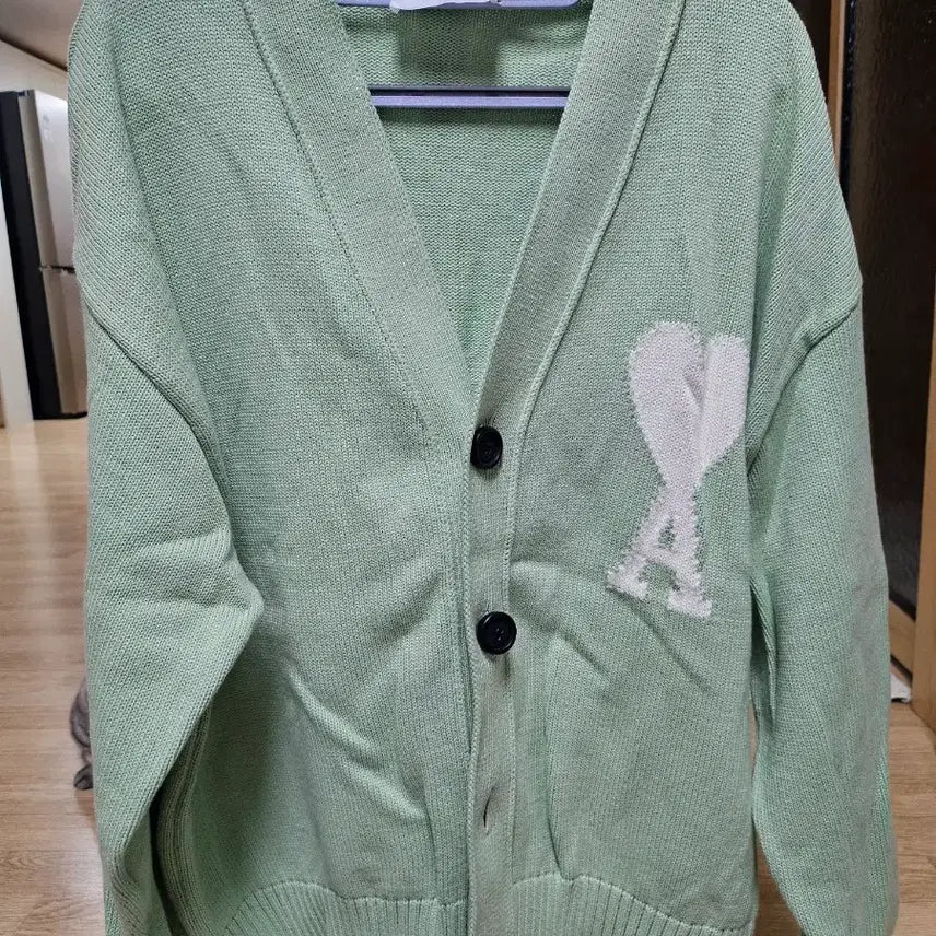 [BUNJANG] Ami Green Heart Logo Cardigan / 아미 그린 하트 로고 가디건