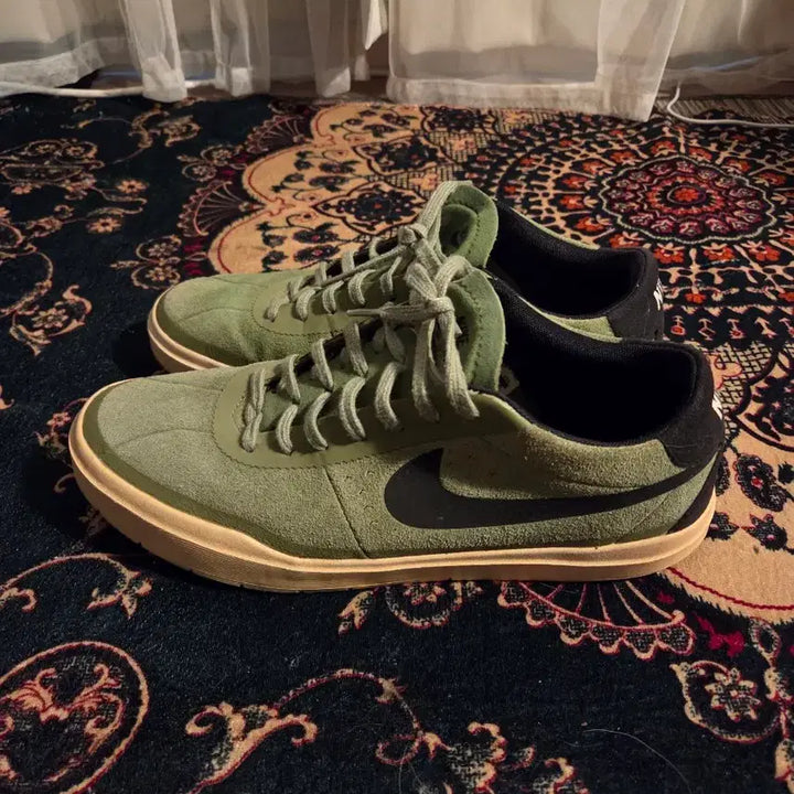 [SOLD OUT] 나이키 SB 그린 스웨이드 스니커즈