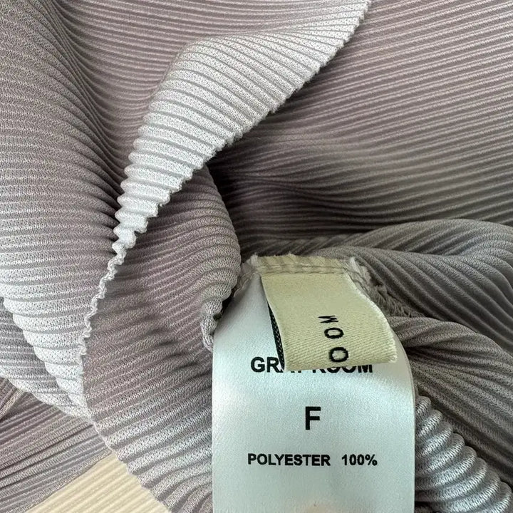 [BUNJANG] Grey Room Pleated Half-Neck Short Sleeve Top / 그레이룸 플리츠 반목 반팔