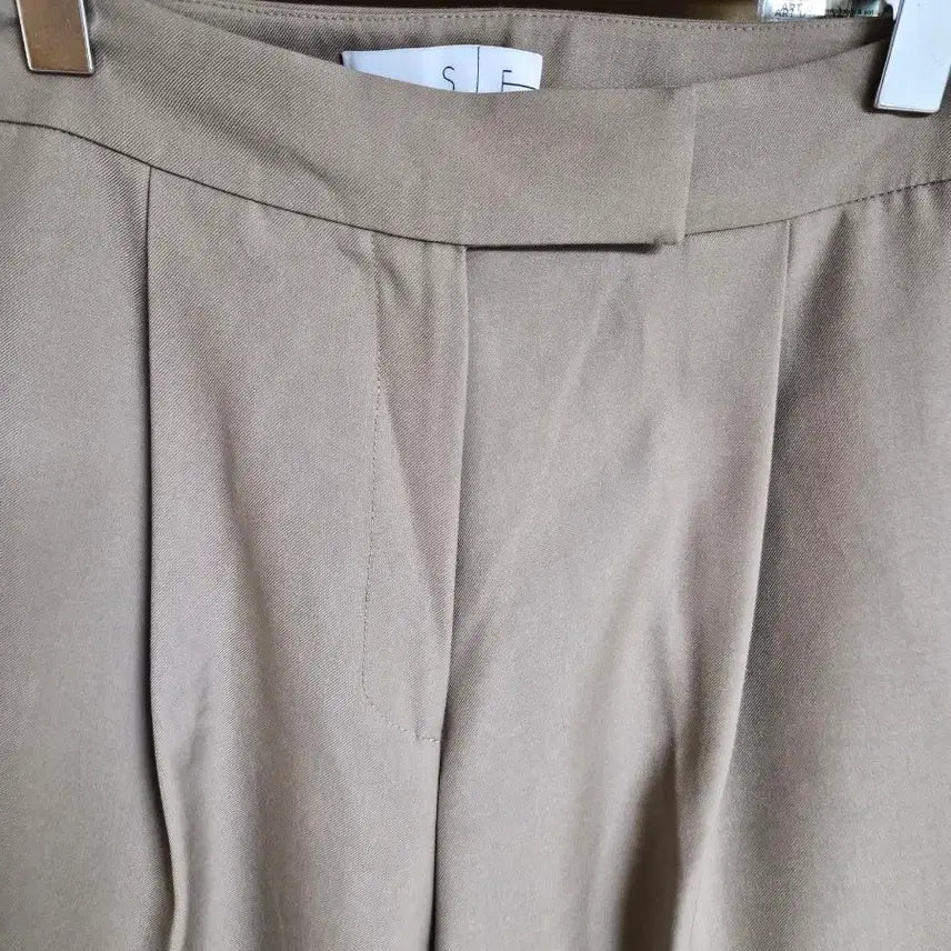[BUNJANG] SIE Beige Wide Slacks Pants / SIE 시에 베이지 와이드 슬랙스 팬츠