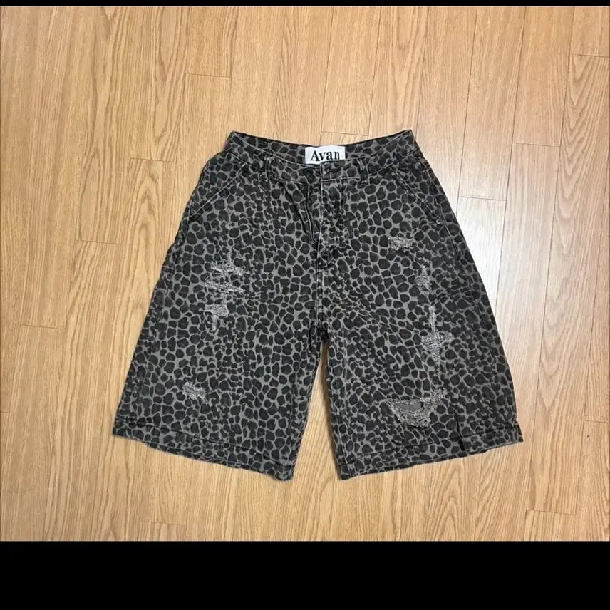 [BUNJANG] Urban Dress Leopard Damage Bermuda Pants / 어반드레스 레오파드 데미지 버뮤다 팬어바