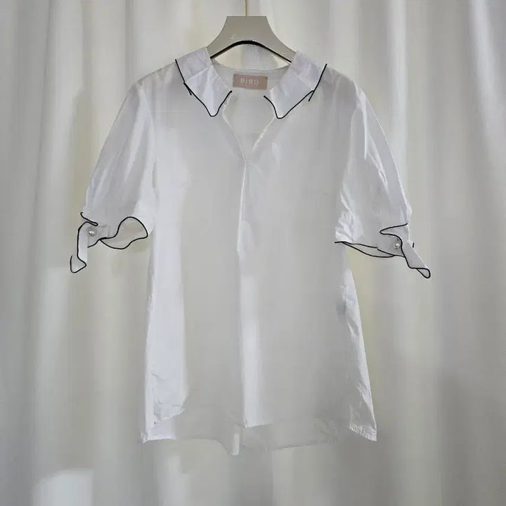 [BUNJANG] BIRD White Pearl Button Detail Blouse / BIRD 화이트 셔츠 블라우스