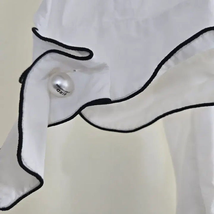 [BUNJANG] BIRD White Pearl Button Detail Blouse / BIRD 화이트 셔츠 블라우스