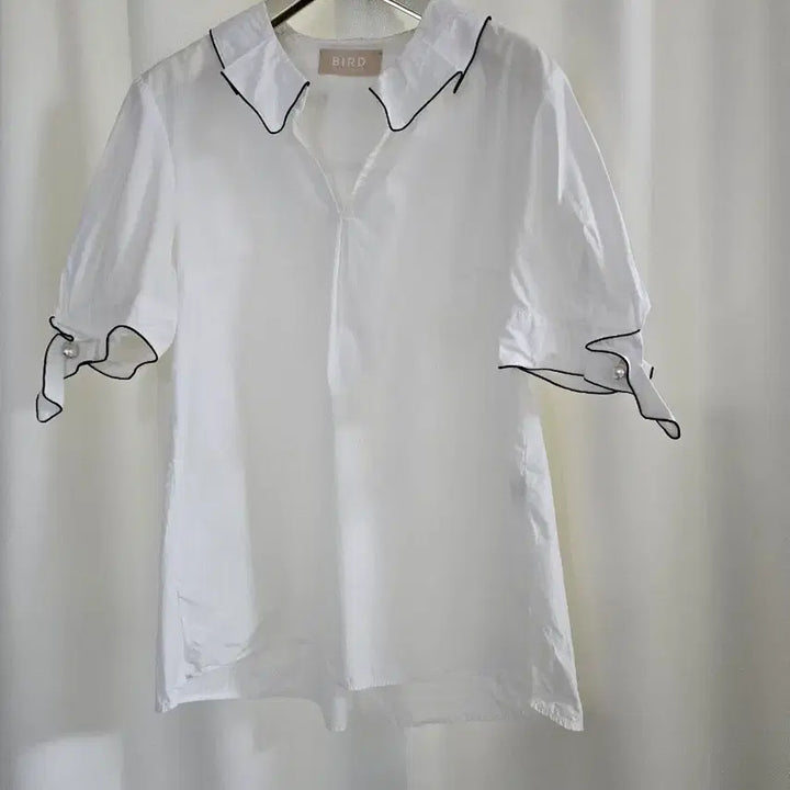 [BUNJANG] BIRD White Pearl Button Detail Blouse / BIRD 화이트 셔츠 블라우스
