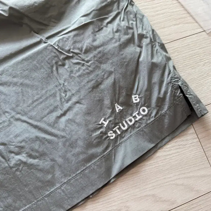 [SOLD OUT] 아이앱 스튜디오 우븐 쇼츠 그레이