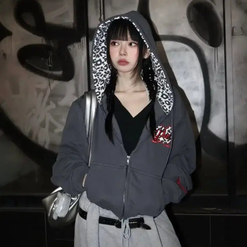 [BUNJANG] Please No Follow Leopard Heart Logo Hoodie Zip-up Charcoal / 플리즈노팔로우 레오파드 하트로고 후드집업 차콜 플노팔