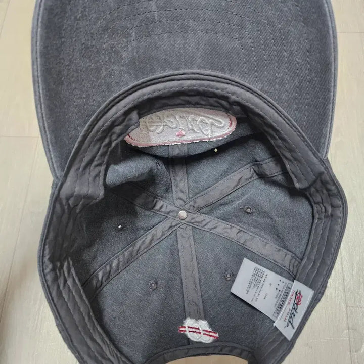 [BUNJANG] We Love World Circle Logo Wappen Pigment Ball Cap / 위얼드월드 서클로고 와펜 피그먼트 볼캡