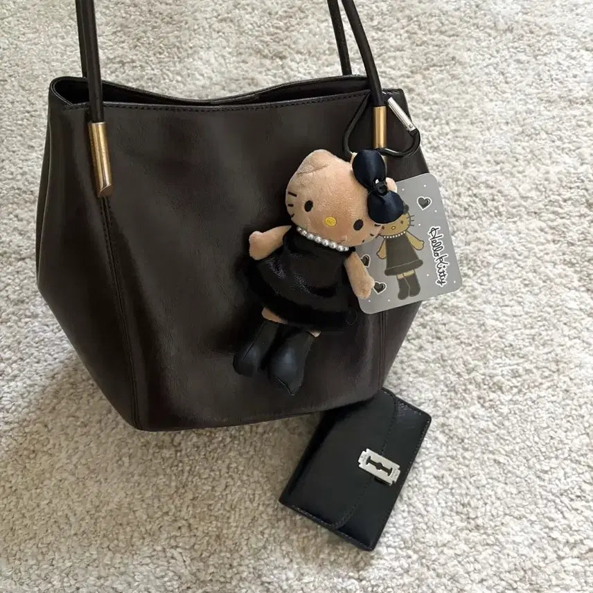 [BUNJANG] Hello Kitty Long Legs Black Dress Keyring / 헬로키티 롱다리 블랙드레스 키링