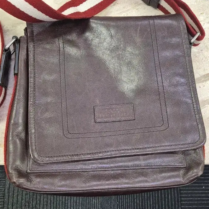 [BUNJANG] Bally Leather Crossbody Bag / 발리 크로스백