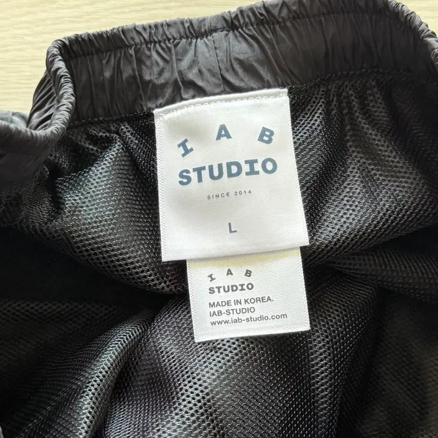 [SOLD OUT] 아이앱 스튜디오 우븐 쇼츠 블랙 L 사이즈