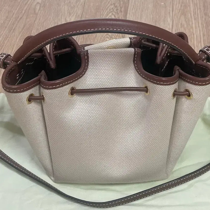 [BUNJANG] Burberry Canvas Leather Trim Shoulder Bucket Bag / 버버리 캔버스 가죽 숄더 버킷백