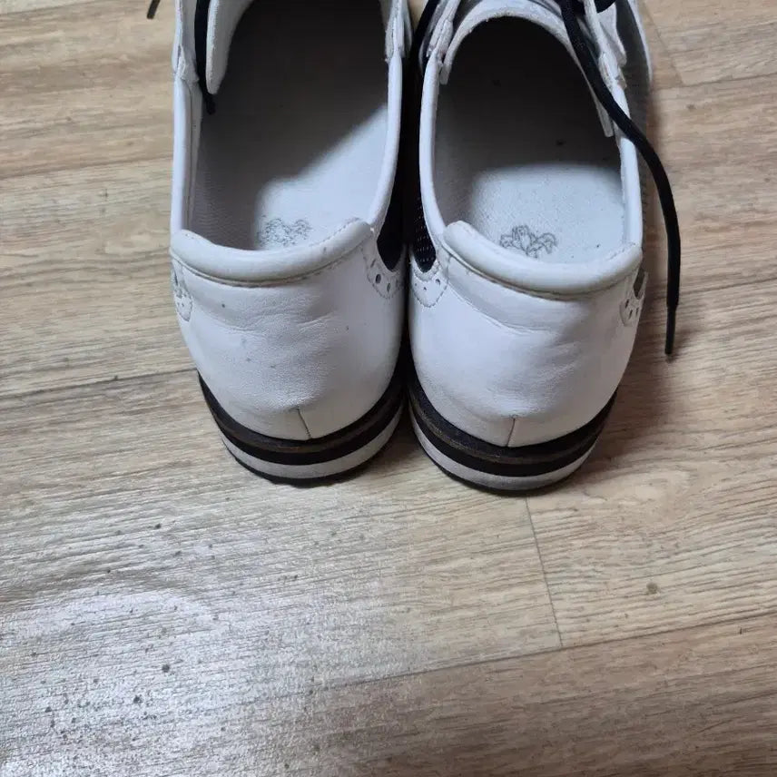 [SOLD OUT] 루이까스텔 골프화