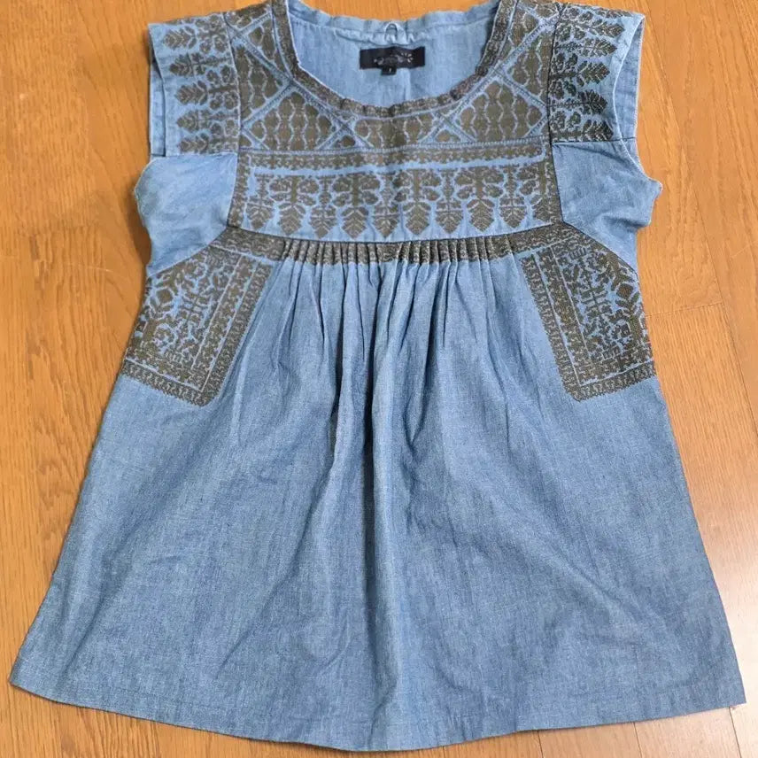 [BUNJANG] Embroidered Denim Sleeveless Top / 데님 엠브로이더리 민소매