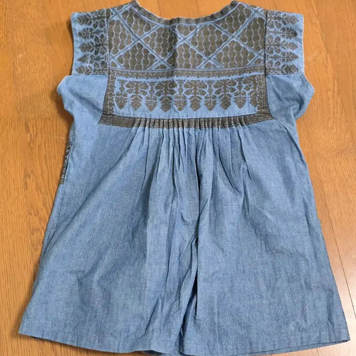 [BUNJANG] Embroidered Denim Sleeveless Top / 데님 엠브로이더리 민소매