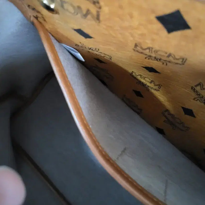 [BUNJANG] MCM Shoulder Bag / 엠씨엠 가방 성주택 있어요