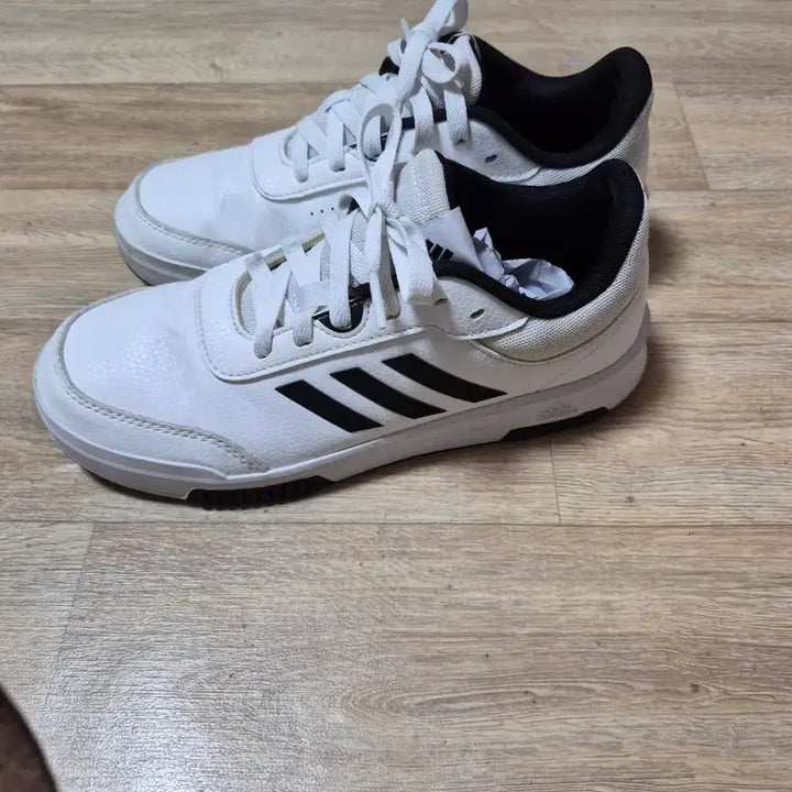 [SOLD OUT] 아디다스 흰색 운동화