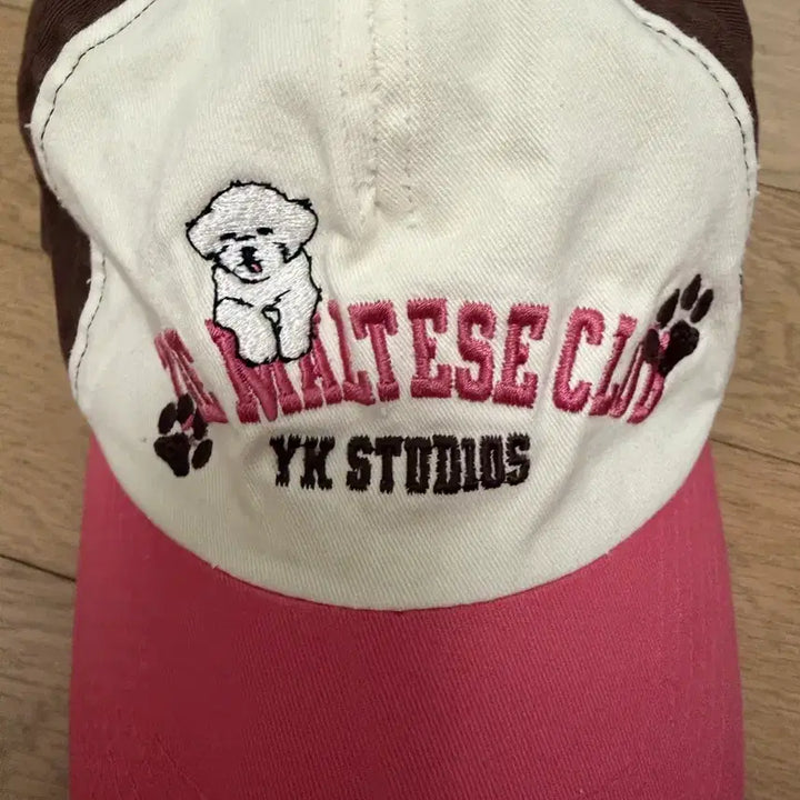 [BUNJANG] YK Maltese Club White and Pink Visor Embroidered Cap / 와이케이 말티즈클럽 모자