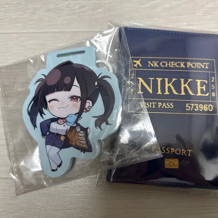 [BUNJANG] Nike Sora Name Tag &amp; Passport Case - Sealed / 니케 소라 네임택,여권케이스 미개봉
