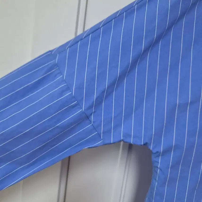 [BUNJANG] BEGREY Blue Stripe Off-Shoulder Shirt / BEGREY 블루 스트라이프 오프숄더 셔츠