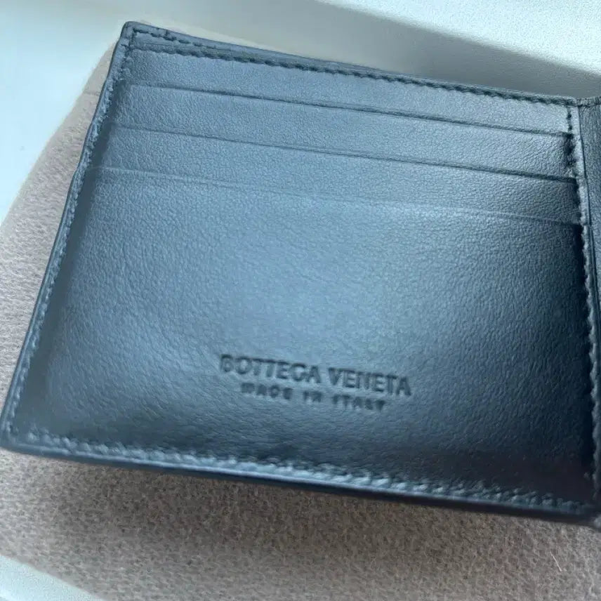 [SOLD OUT] 보테가베네타 반지갑