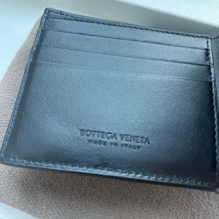 [SOLD OUT] 보테가베네타 반지갑