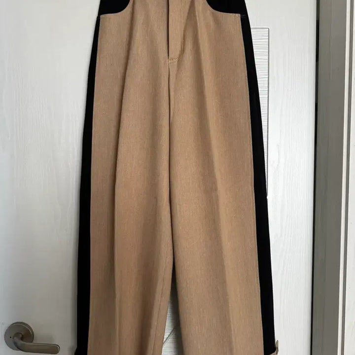 [BUNJANG] Blossom H Company Slacks Beige/Black XS / 블라썸에이치컴퍼니 슬랙스 xs