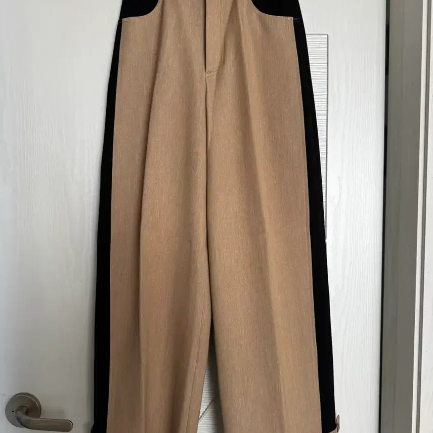 [BUNJANG] Blossom H Company Slacks Beige/Black XS / 블라썸에이치컴퍼니 슬랙스 xs