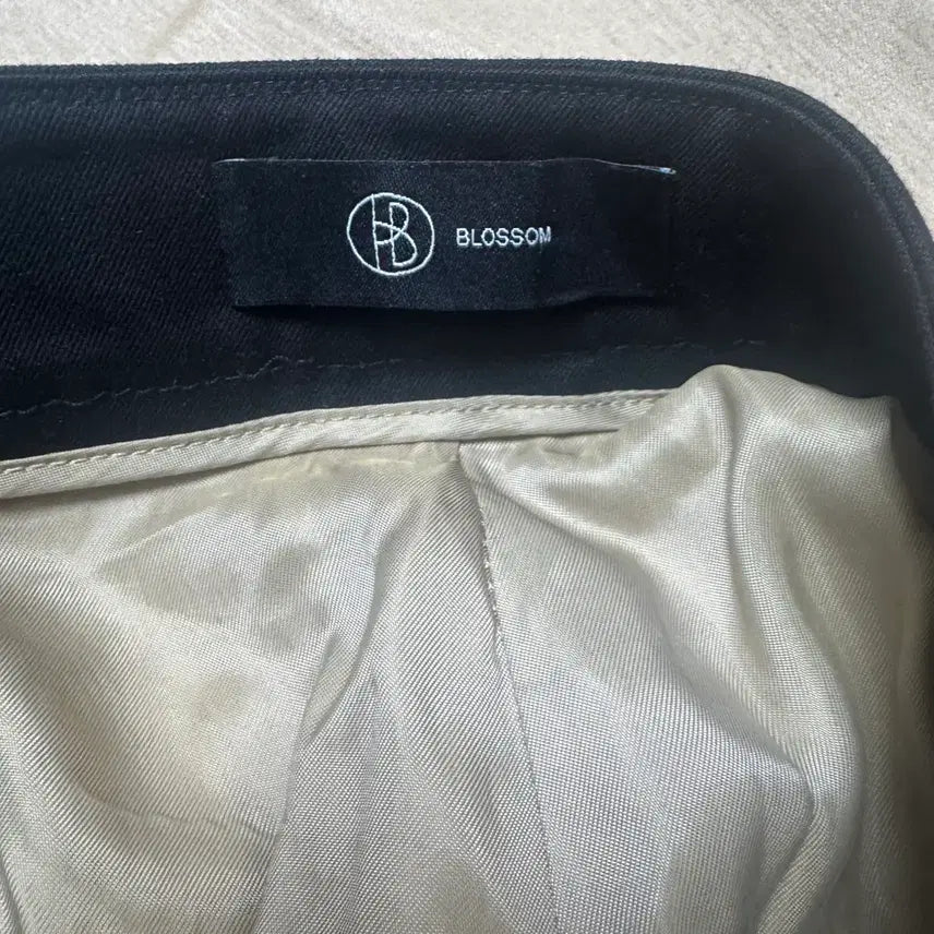 [BUNJANG] Blossom H Company Slacks Beige/Black XS / 블라썸에이치컴퍼니 슬랙스 xs