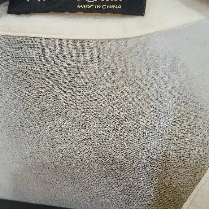 [BUNJANG] Massimo Dutti Ivory Blouse Size 2 / 마시모두띠 아이보리 블라우스 2사이즈  탭일부절단 사용감있음