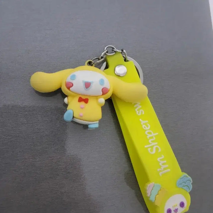 [BUNJANG] Cinnamoroll Yellow Character Keyring / (5월까지 할인)시나모롤 키링 옐로우 캐릭터 키홀더