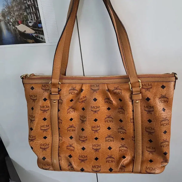 [BUNJANG] MCM Logo Brown Shoulder Bag / MCM 로고 가방 성주택  있어요
