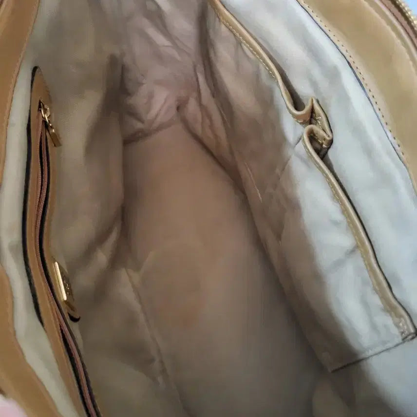 [BUNJANG] MCM Logo Brown Shoulder Bag / MCM 로고 가방 성주택  있어요