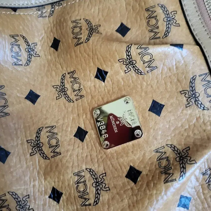 [BUNJANG] MCM Logo Brown Shoulder Bag / MCM 로고 가방 성주택  있어요