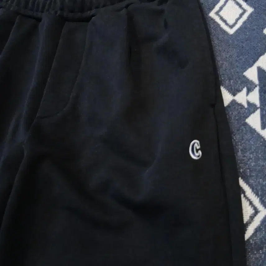 [BUNJANG] Covernat C Logo Patch Wide Fit Sweatpants / 커버낫 블랙 C 로고패치 핀턱 원턱 와이드핏 밴딩 스웻팬츠 트레이닝복 2