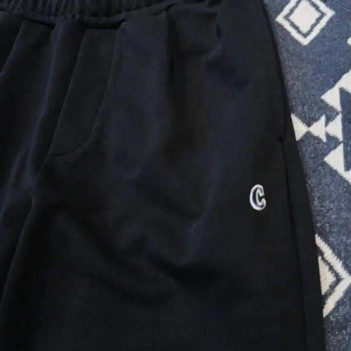 [BUNJANG] Covernat C Logo Patch Wide Fit Sweatpants / 커버낫 블랙 C 로고패치 핀턱 원턱 와이드핏 밴딩 스웻팬츠 트레이닝복 2
