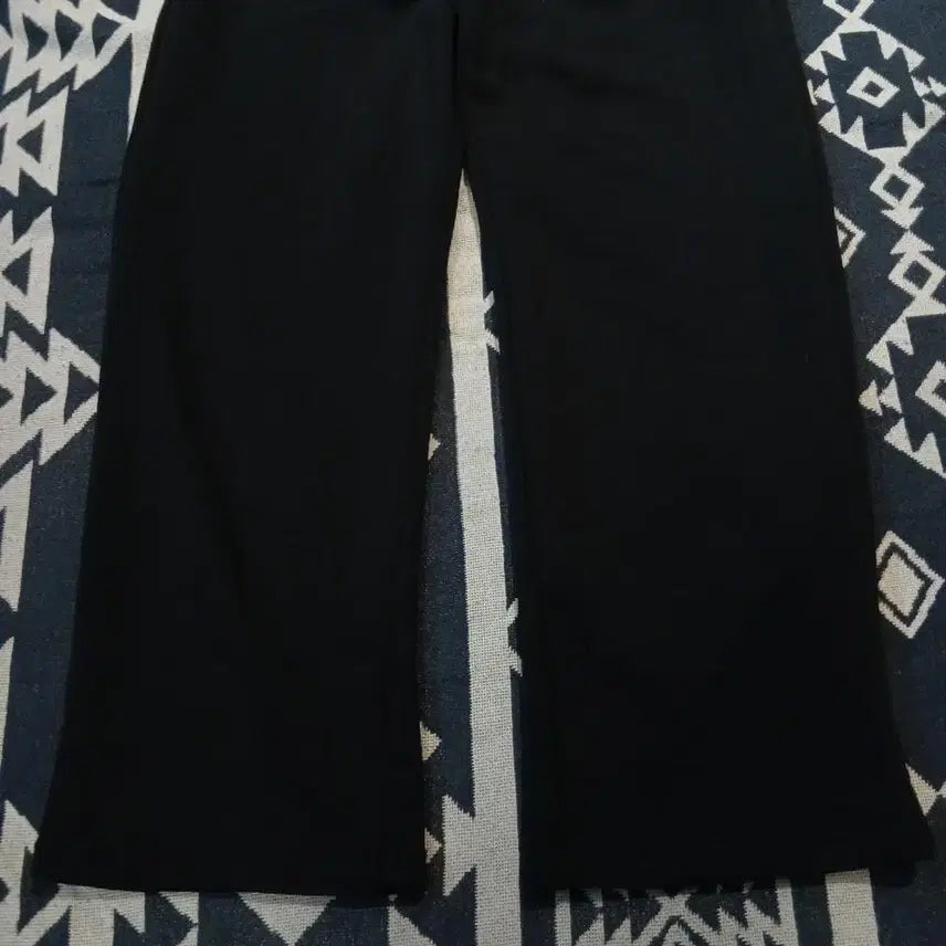 [BUNJANG] Covernat C Logo Patch Wide Fit Sweatpants / 커버낫 블랙 C 로고패치 핀턱 원턱 와이드핏 밴딩 스웻팬츠 트레이닝복 2