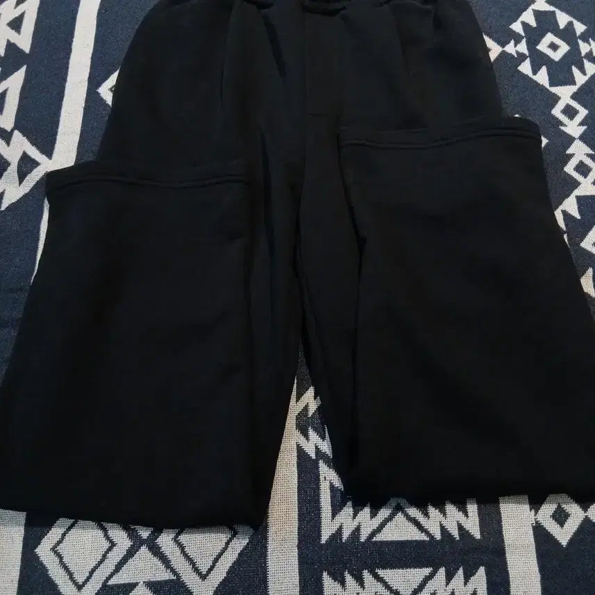 [BUNJANG] Covernat C Logo Patch Wide Fit Sweatpants / 커버낫 블랙 C 로고패치 핀턱 원턱 와이드핏 밴딩 스웻팬츠 트레이닝복 2