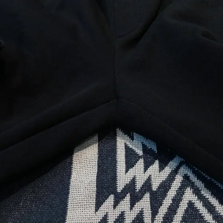 [BUNJANG] Covernat C Logo Patch Wide Fit Sweatpants / 커버낫 블랙 C 로고패치 핀턱 원턱 와이드핏 밴딩 스웻팬츠 트레이닝복 2