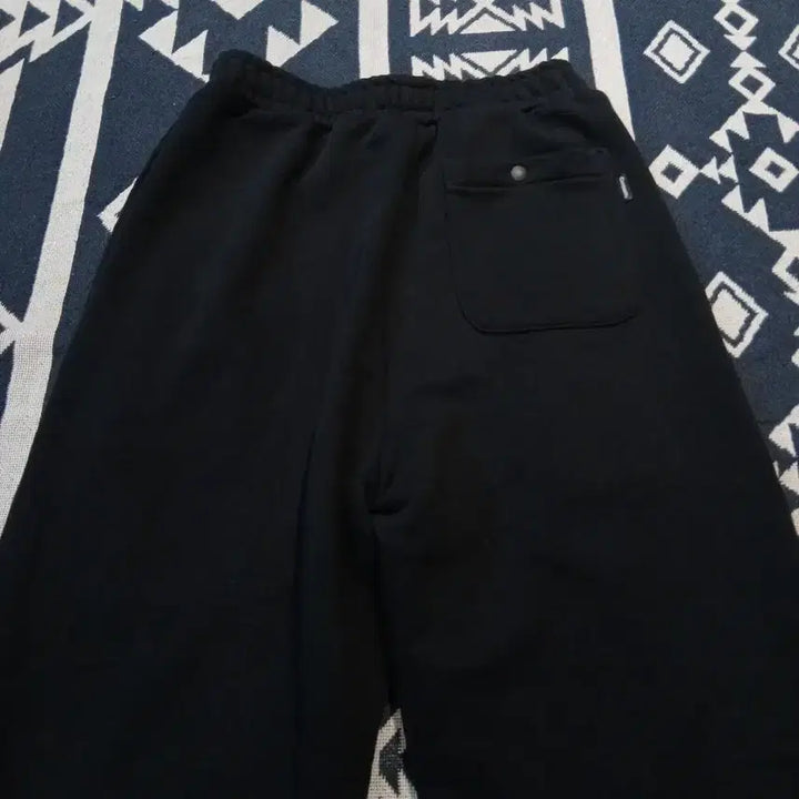 [BUNJANG] Covernat C Logo Patch Wide Fit Sweatpants / 커버낫 블랙 C 로고패치 핀턱 원턱 와이드핏 밴딩 스웻팬츠 트레이닝복 2