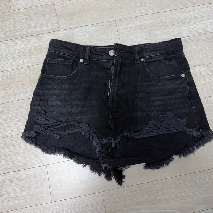 [SOLD OUT] 자라 반바지 28