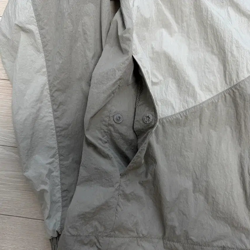 [SOLD OUT] 휠라 바람막이 남녀공용 100 L