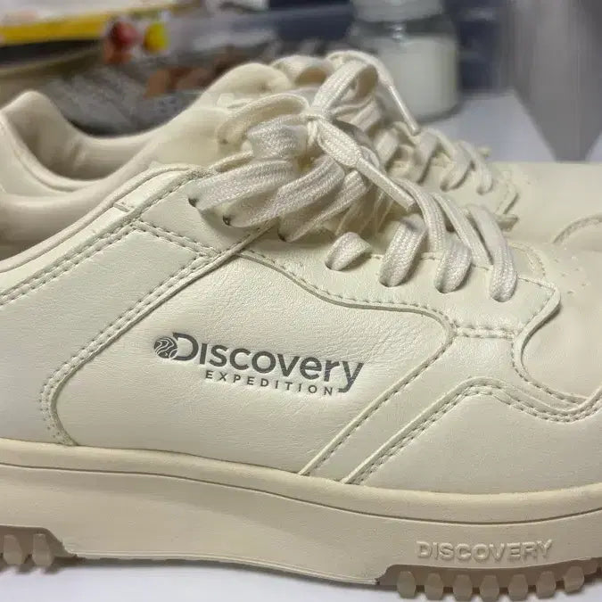 [BUNJANG] Discovery Sneakers Ivory Shoes / 디스커버리 신발