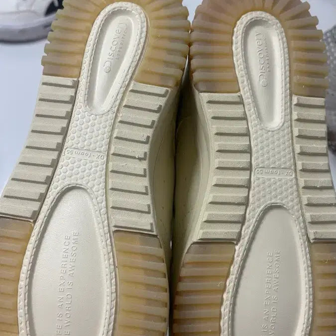 [BUNJANG] Discovery Sneakers Ivory Shoes / 디스커버리 신발