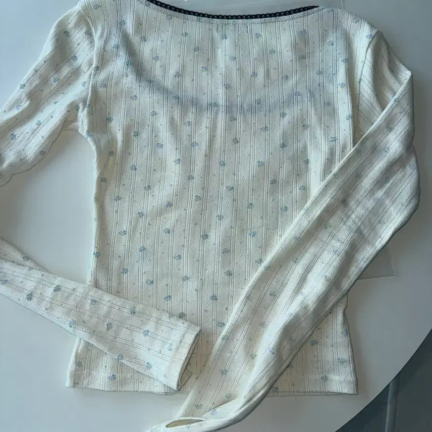 [BUNJANG] Please No Follow Pony Flower Lace Long Sleeve Top / 플리즈노팔로우 Pony Flower Lace Long Sleeve Top